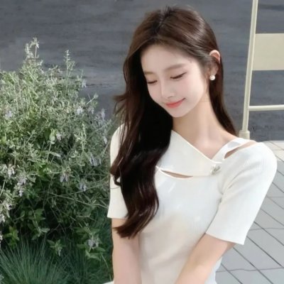 甜蜜寂寞女孩
